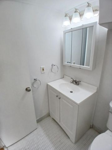 470 Executive Center Drive 4n, West Palm Beach, FL 33401