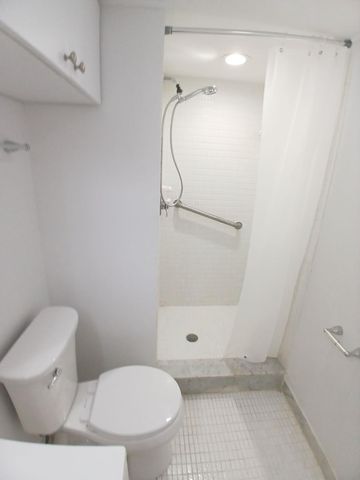 470 Executive Center Drive 4n, West Palm Beach, FL 33401