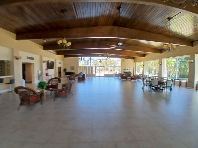 470 Executive Center Drive 4n, West Palm Beach, FL 33401