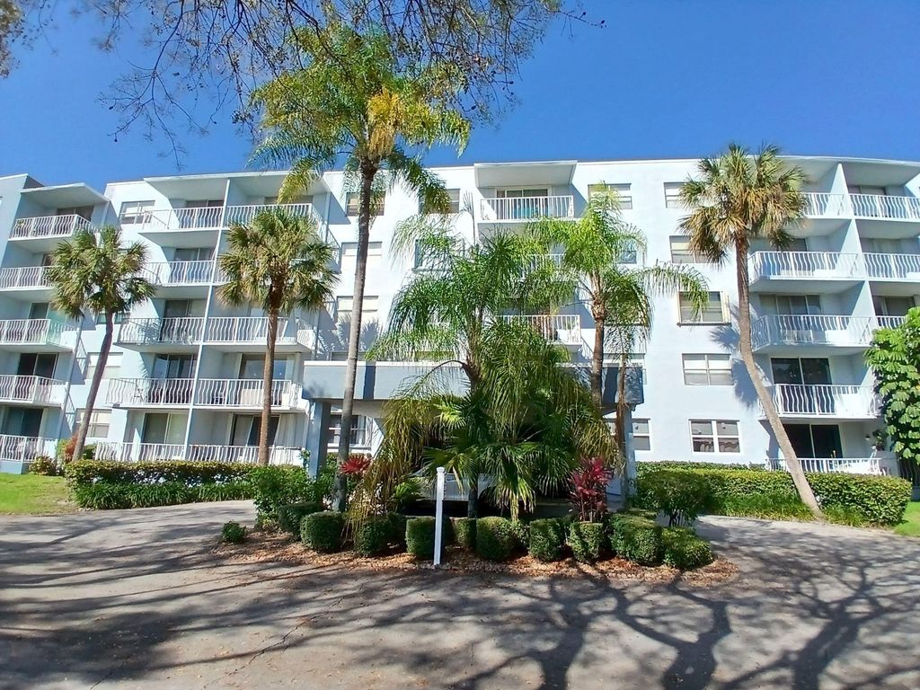 470 Executive Center Drive 4n, West Palm Beach, FL 33401