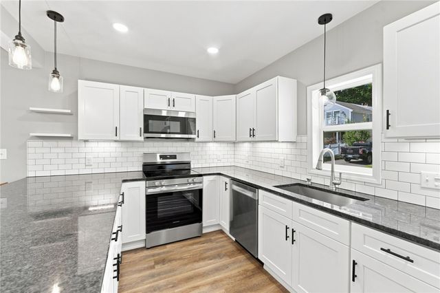 20 Grace Avenue, Warwick, RI 02889
