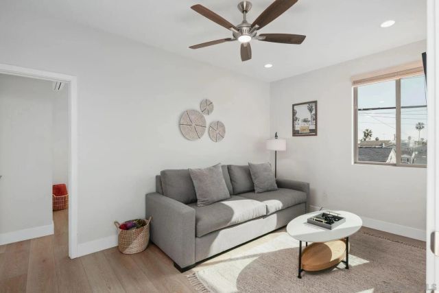 851-53 Sapphire, San Diego, CA 92109