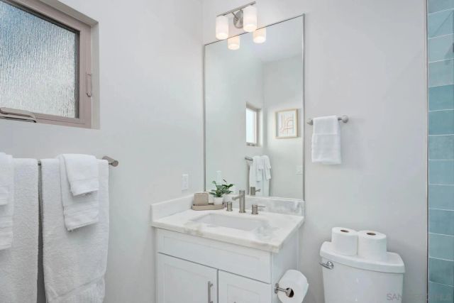 851-53 Sapphire, San Diego, CA 92109