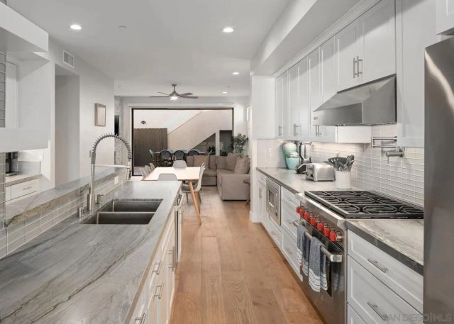 851-53 Sapphire, San Diego, CA 92109