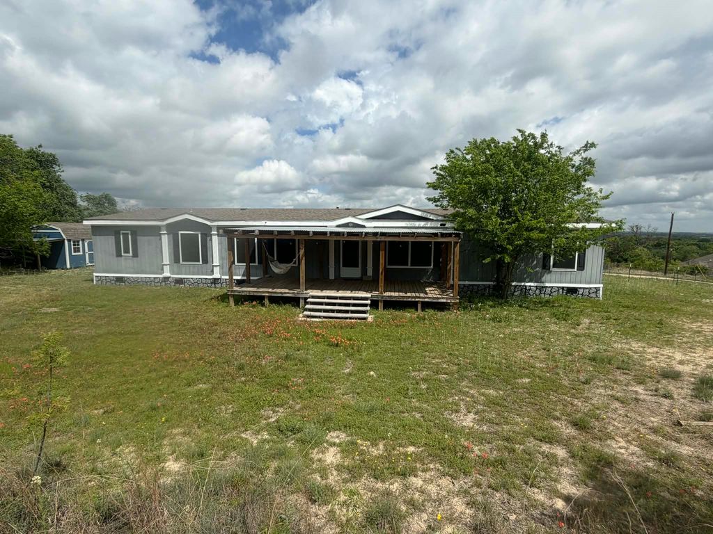 1085 Highland Circle, Springtown, TX 76082 — exterior