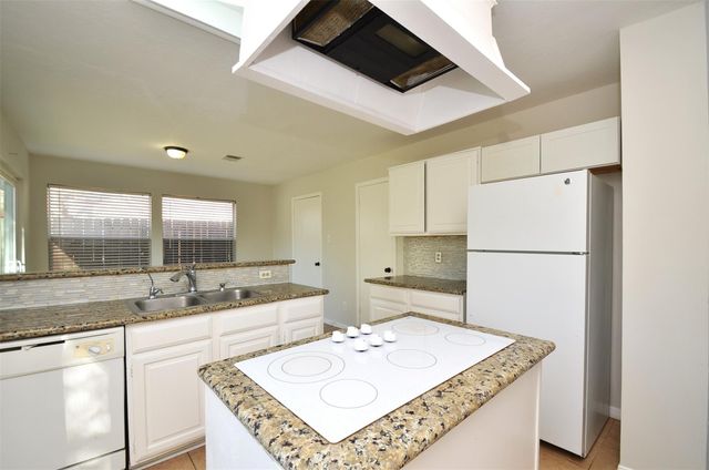12739 Skyknoll Lane, Houston, TX 77082