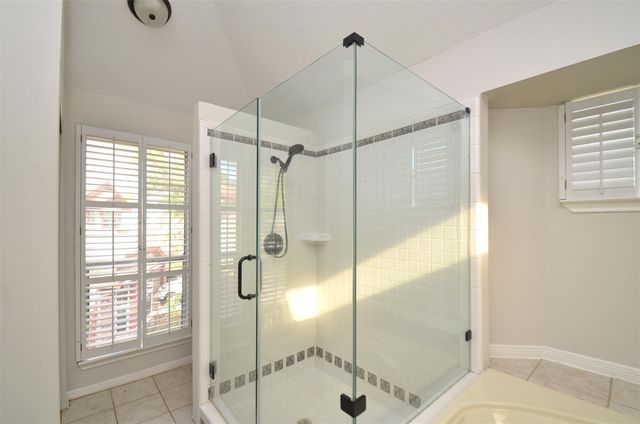 12739 Skyknoll Lane, Houston, TX 77082