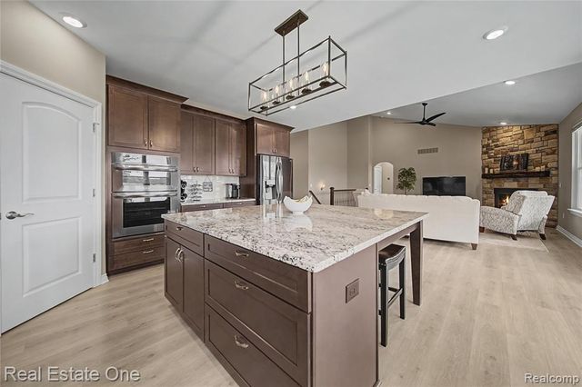 8370 Grist Mill Drive, Fenton, MI 48430