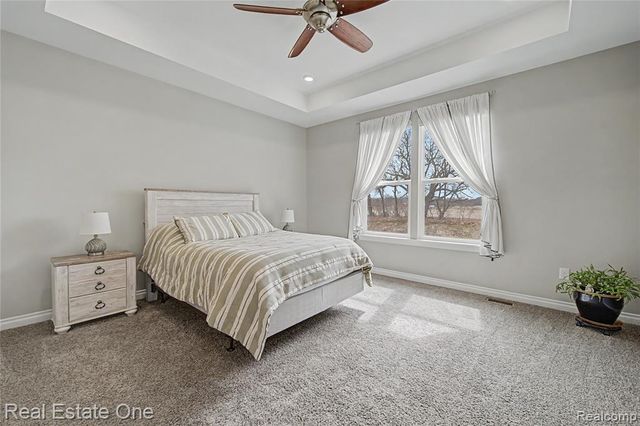 8370 Grist Mill Drive, Fenton, MI 48430