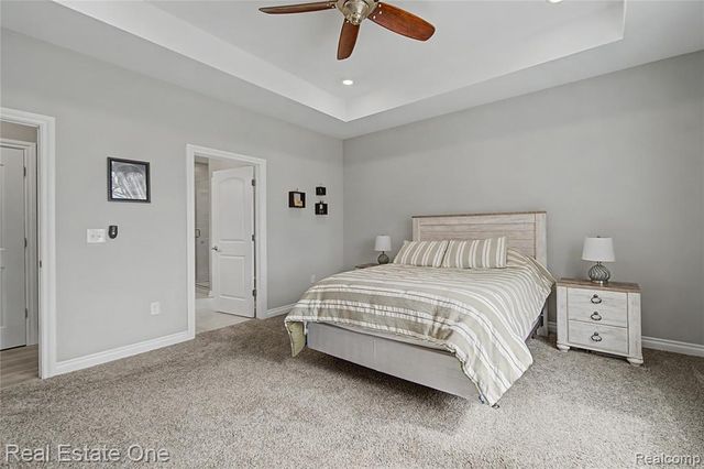 8370 Grist Mill Drive, Fenton, MI 48430