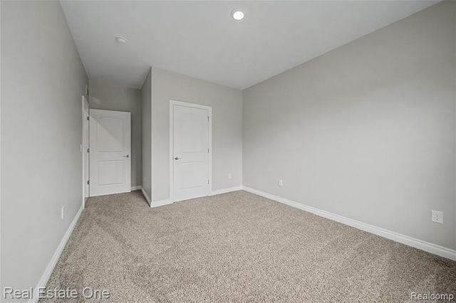 8370 Grist Mill Drive, Fenton, MI 48430