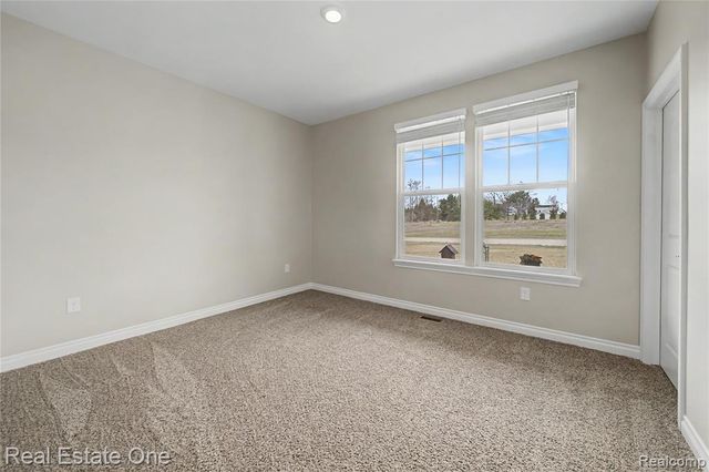 8370 Grist Mill Drive, Fenton, MI 48430