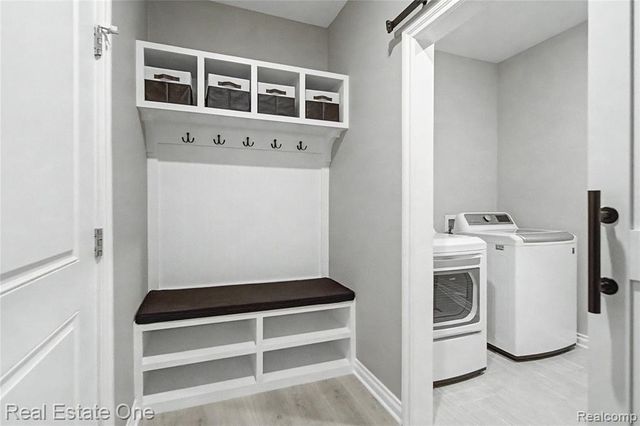 8370 Grist Mill Drive, Fenton, MI 48430