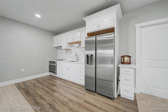 8370 Grist Mill Drive, Fenton, MI 48430