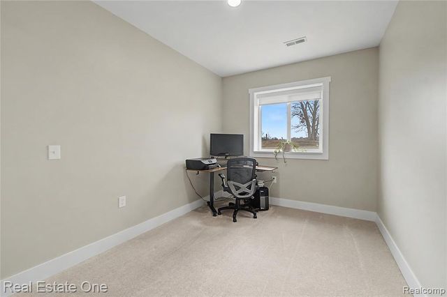 8370 Grist Mill Drive, Fenton, MI 48430