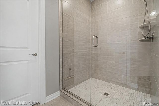 8370 Grist Mill Drive, Fenton, MI 48430