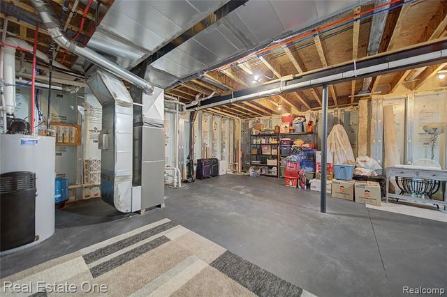 8370 Grist Mill Drive, Fenton, MI 48430