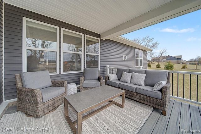 8370 Grist Mill Drive, Fenton, MI 48430