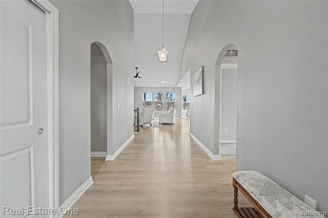 8370 Grist Mill Drive, Fenton, MI 48430