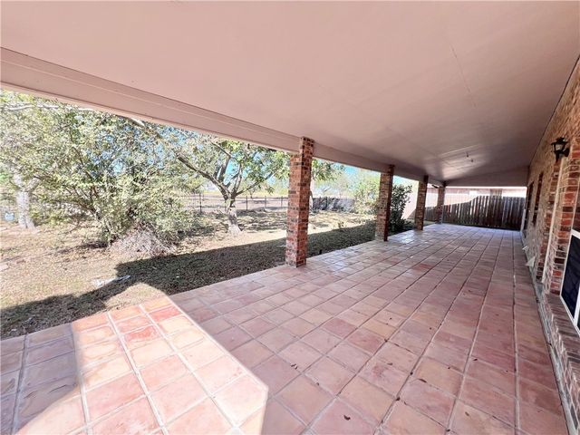 7921 Etienne Dr, Corpus Christi, TX 78414