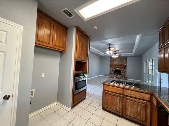 7921 Etienne Dr, Corpus Christi, TX 78414