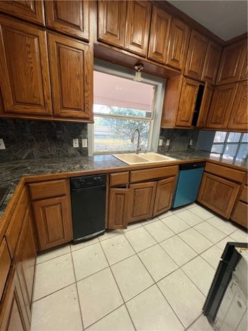 7921 Etienne Dr, Corpus Christi, TX 78414