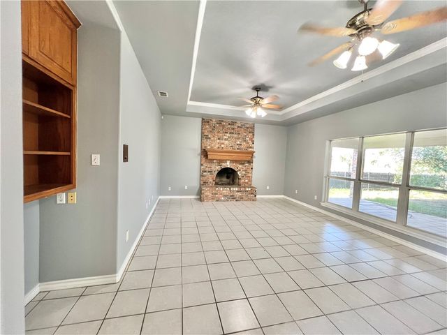 7921 Etienne Dr, Corpus Christi, TX 78414