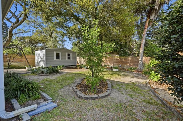 203 Beal Parkway, Fort Walton Beach, FL 32548