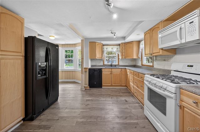 301 Elbow Road, Salina, NY 13212