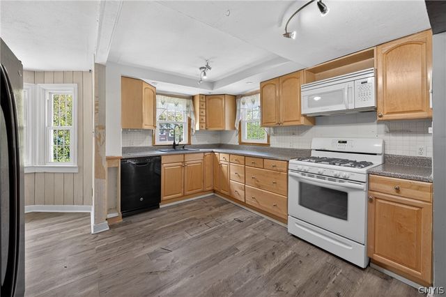 301 Elbow Road, Salina, NY 13212