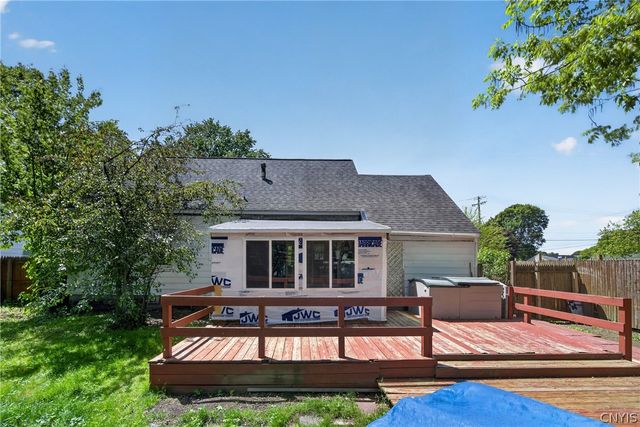 301 Elbow Road, Salina, NY 13212
