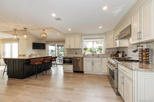 60 Alhambra Road, Massapequa, NY 11758
