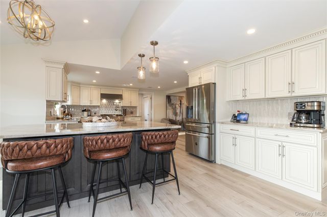 60 Alhambra Road, Massapequa, NY 11758
