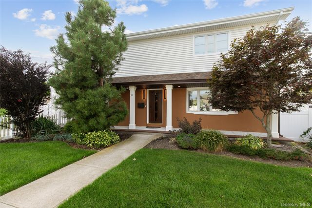 60 Alhambra Road, Massapequa, NY 11758
