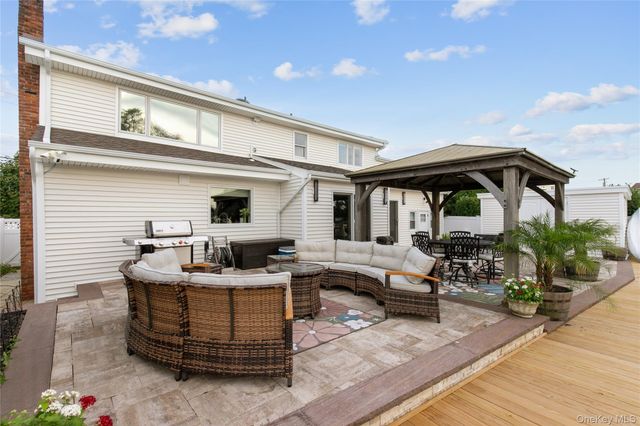 60 Alhambra Road, Massapequa, NY 11758