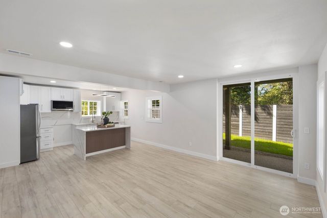 902 18th Street, Mukilteo, WA 98275