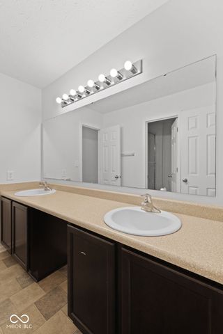 13834 Keams Drive, Fishers, IN 46038