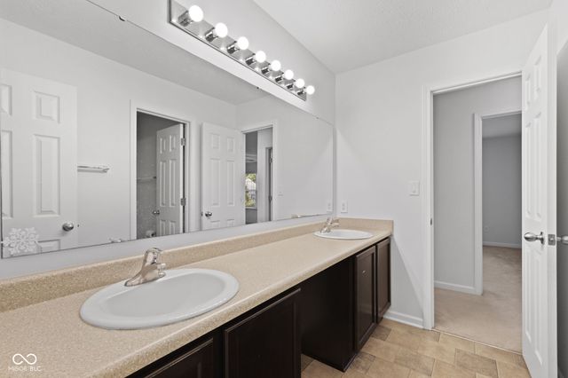 13834 Keams Drive, Fishers, IN 46038