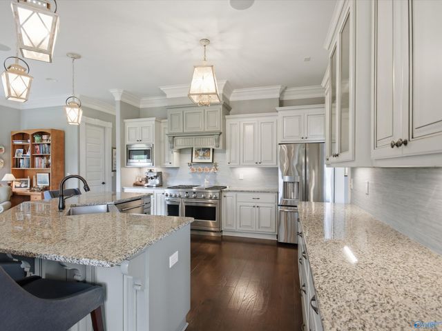 2017 Meadow Creek Circle SE, Owens Cross Roads, AL 35763