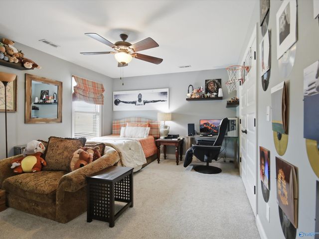 2017 Meadow Creek Circle SE, Owens Cross Roads, AL 35763
