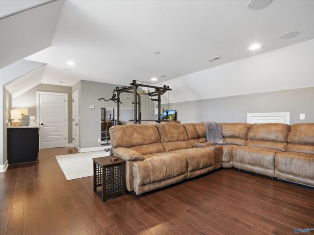 2017 Meadow Creek Circle SE, Owens Cross Roads, AL 35763