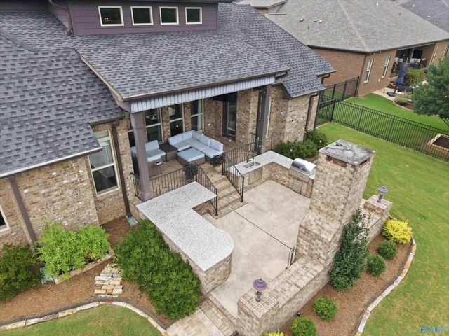 2017 Meadow Creek Circle SE, Owens Cross Roads, AL 35763