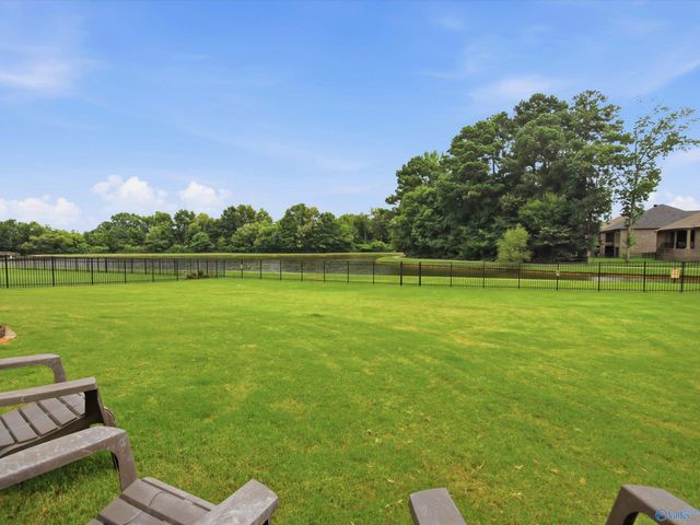 2017 Meadow Creek Circle SE, Owens Cross Roads, AL 35763