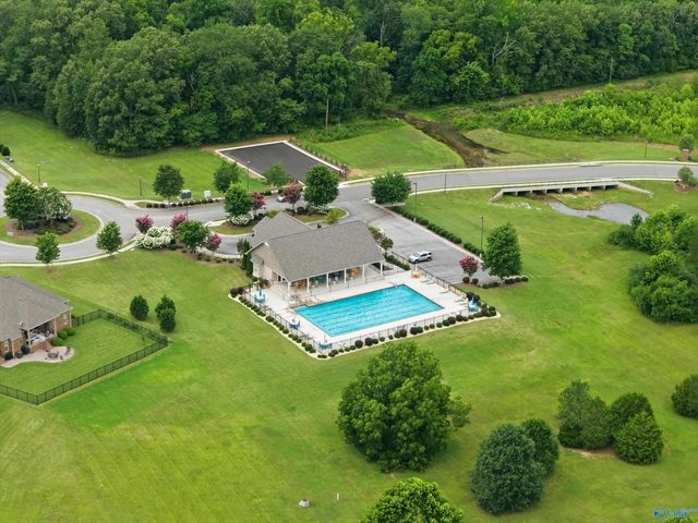 2017 Meadow Creek Circle SE, Owens Cross Roads, AL 35763