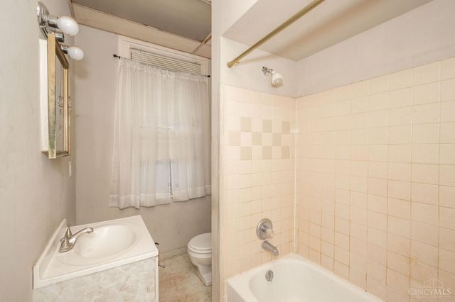 4526 Clearview Avenue, Cincinnati, OH 45205