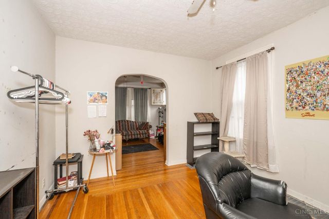 4526 Clearview Avenue, Cincinnati, OH 45205