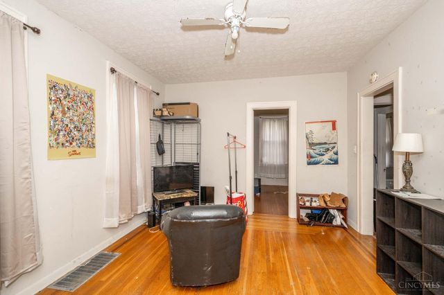 4526 Clearview Avenue, Cincinnati, OH 45205