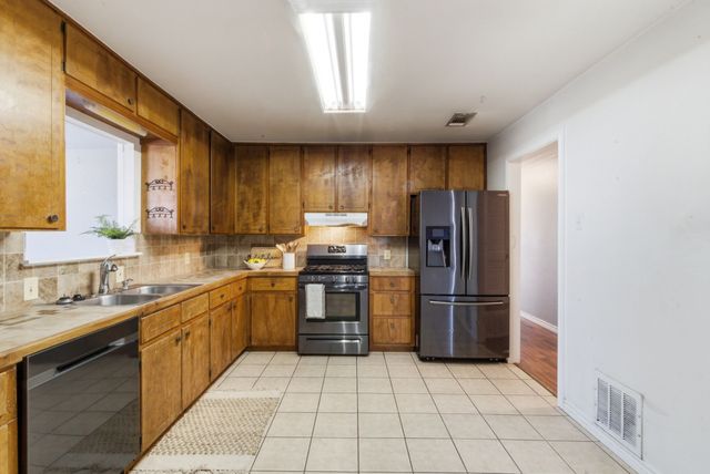 504 N Hall Street, Hamilton, TX 76531