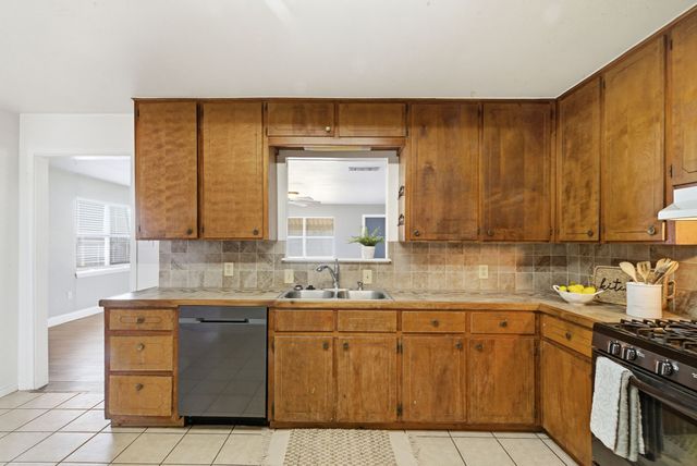 504 N Hall Street, Hamilton, TX 76531