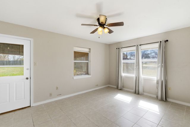 504 N Hall Street, Hamilton, TX 76531